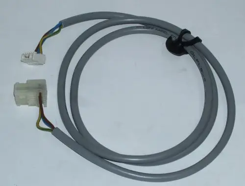 Graues Kabel mit zwei Steckverbindern, geeignet für die Stromversorgung von Daikin-ROTEXT-Geräten bis Baujahr 2018.